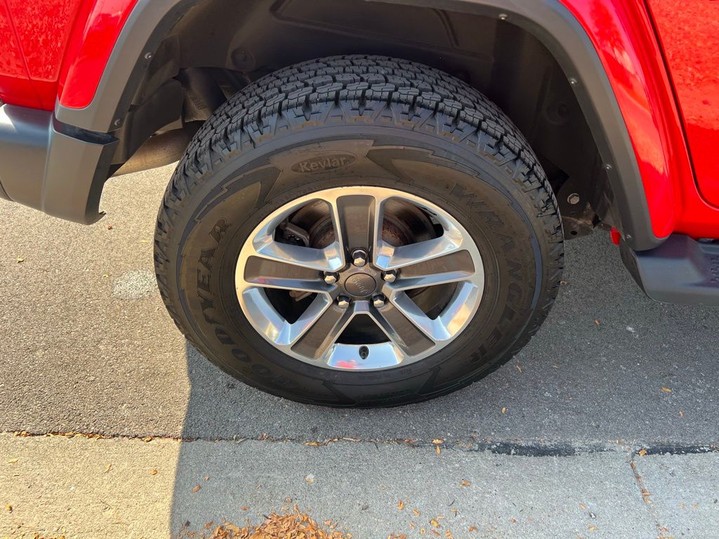 2019 Jeep Wrangler Unlimited Sahara photo 9