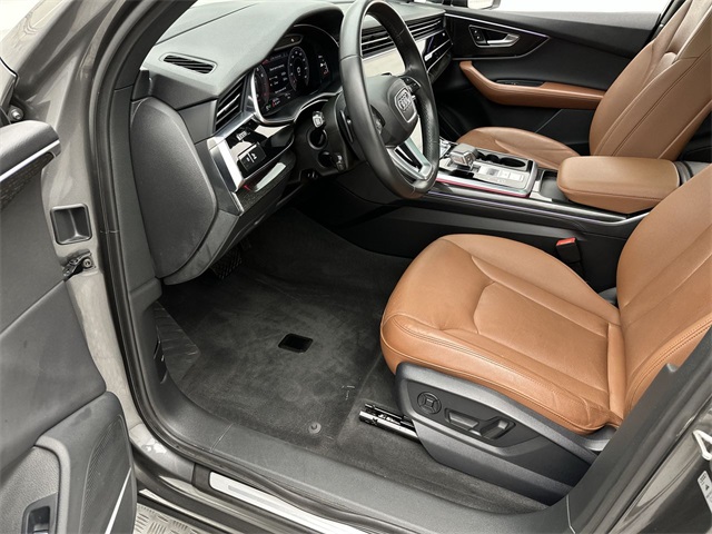 2021 Audi Q7 55 Prestige photo 3