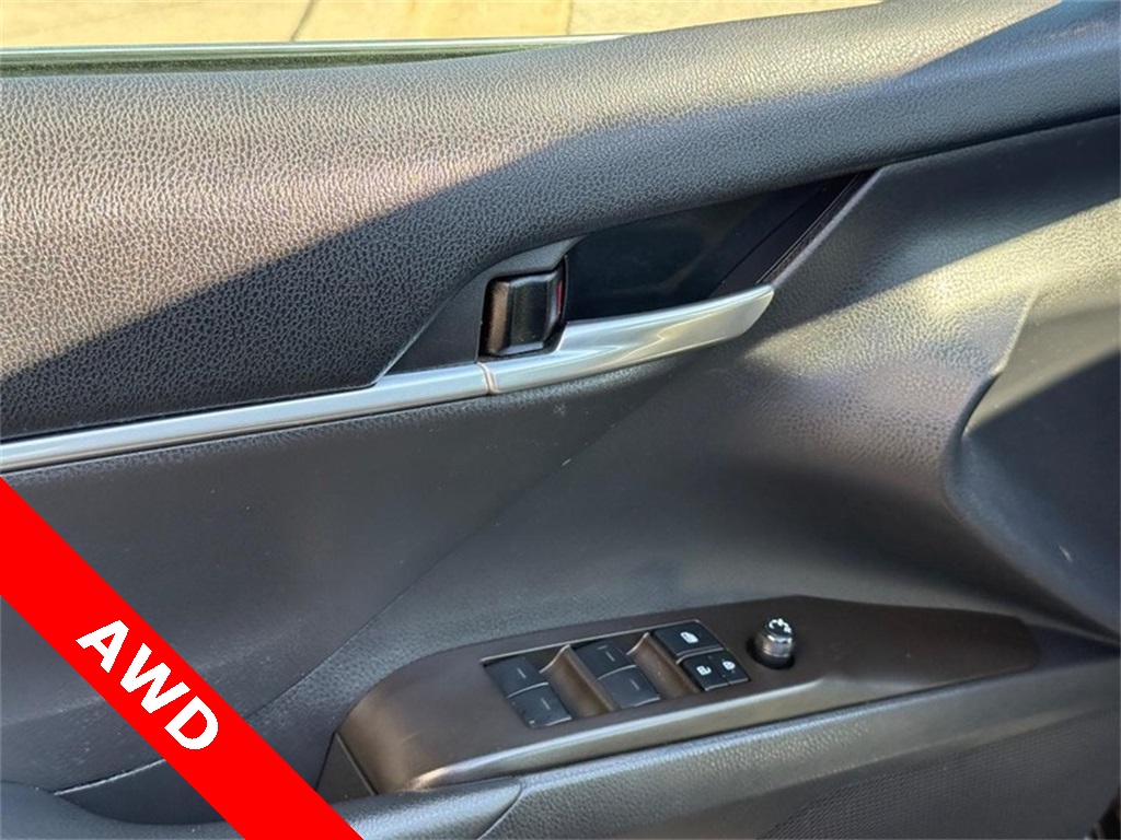2021 Toyota Camry SE photo 11