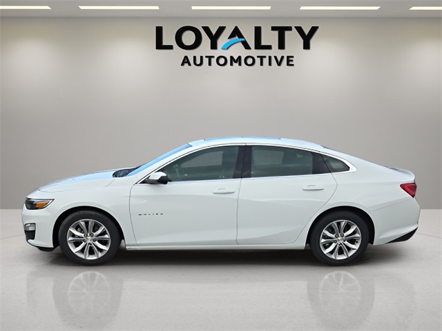 2024 Chevrolet Malibu 1LT photo 2