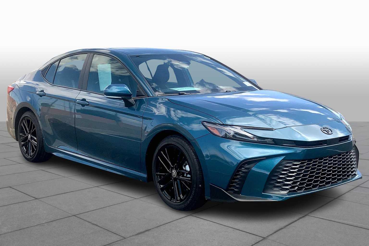 2025 Toyota Camry SE photo 2