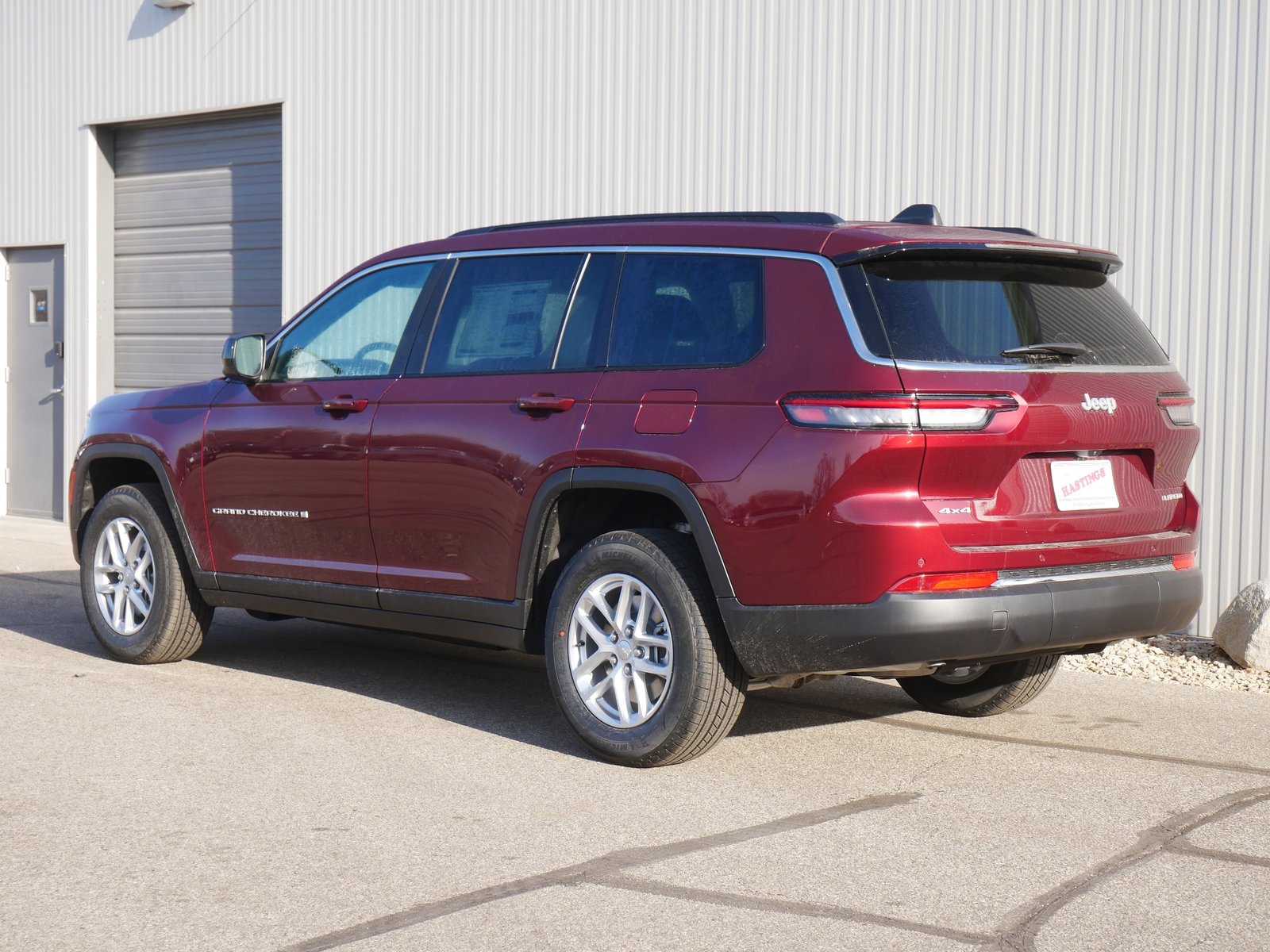 2025 Jeep Grand Cherokee Laredo X photo 3