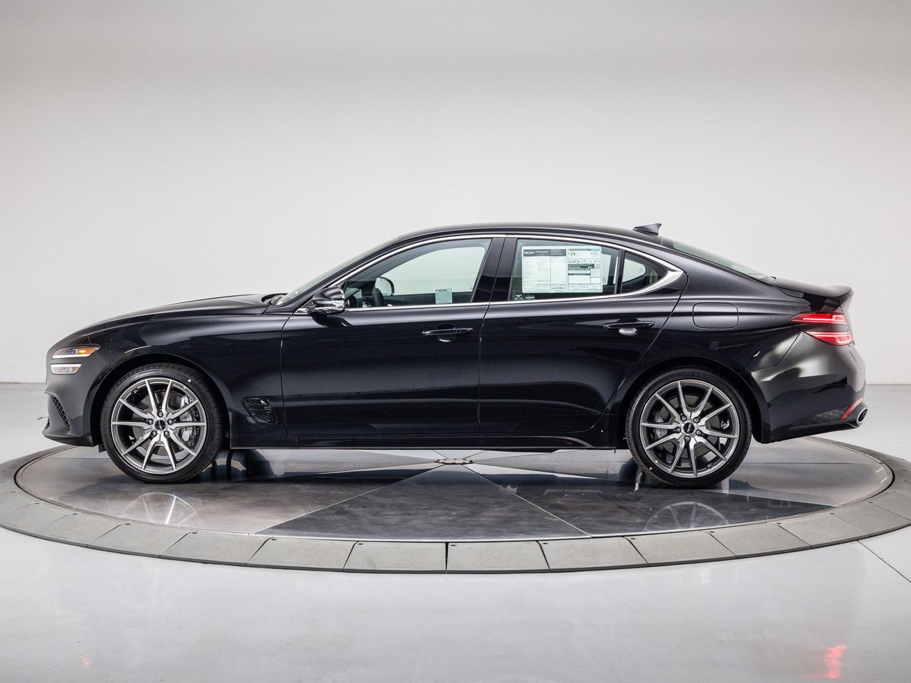 2026 Genesis G70 2.5T photo 2