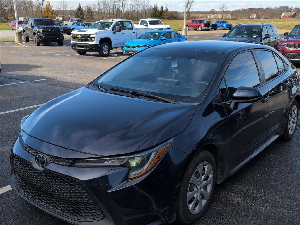 2021 Toyota Corolla LE photo 3