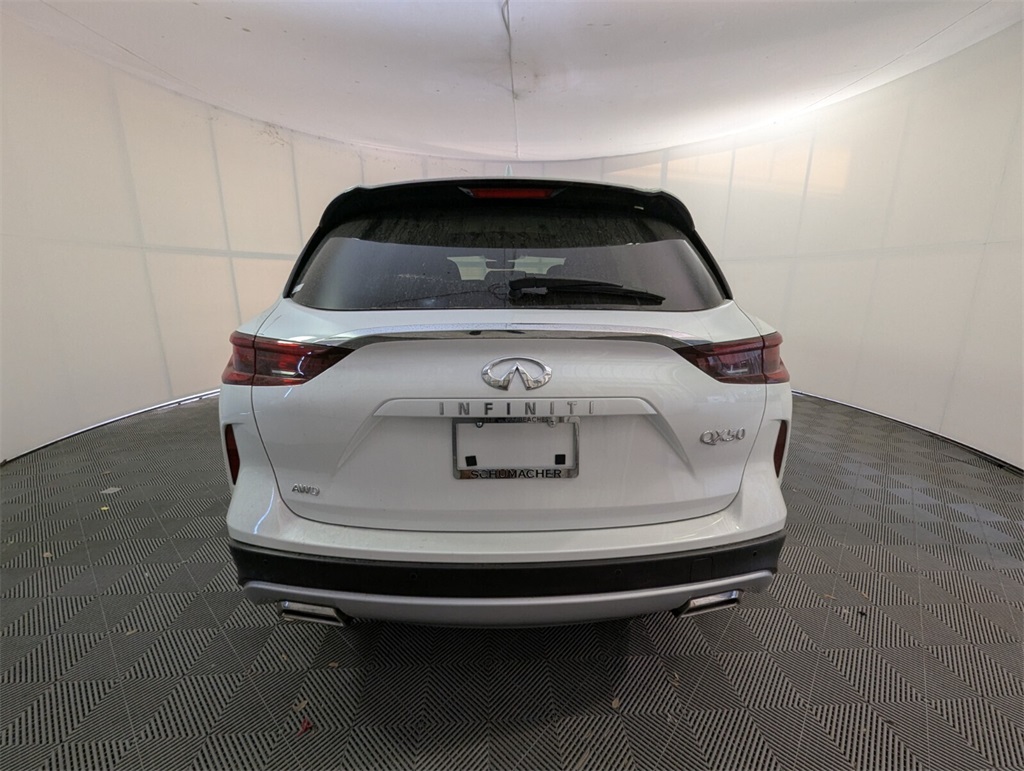 2025 Infiniti QX50 Luxe AWD photo 9
