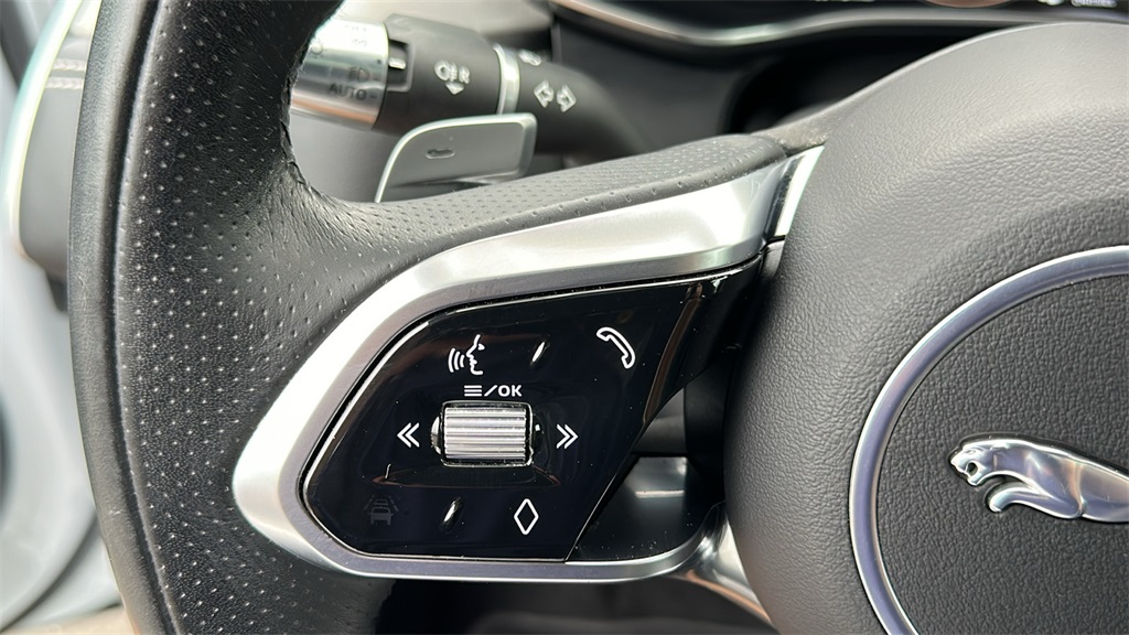 2021 Jaguar XF R-Dynamic SE photo 14