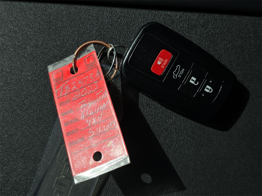 2023 Toyota Highlander XLE photo 41