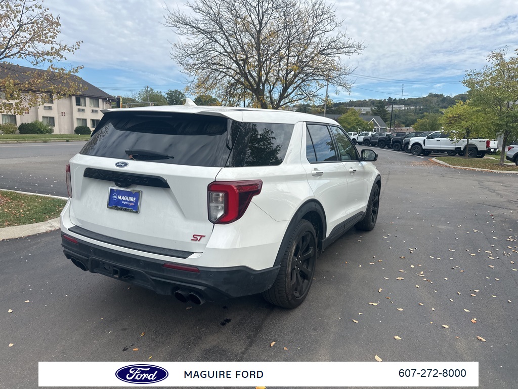 2021 Ford Explorer ST photo 4