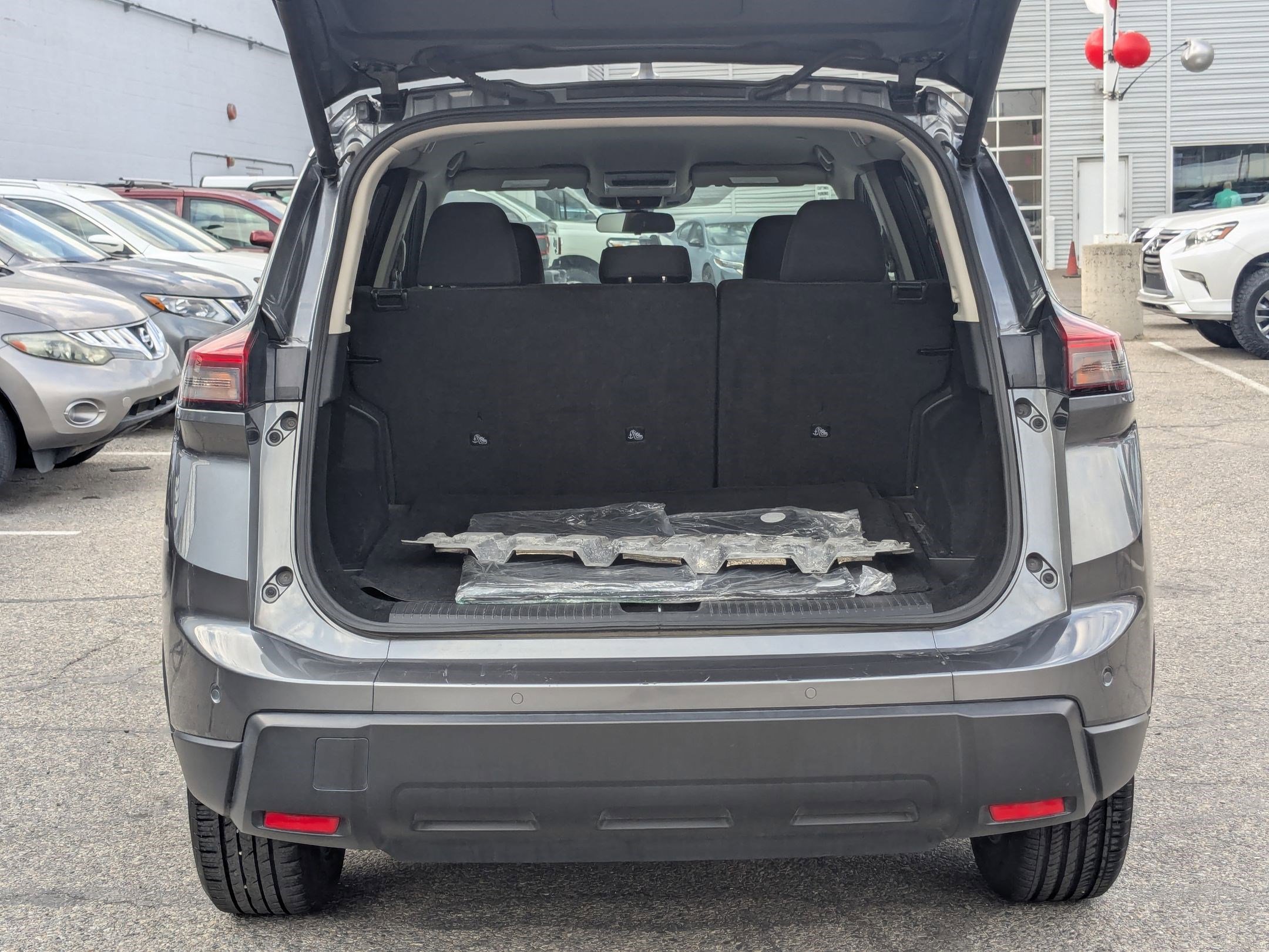 2024 Nissan Rogue SV photo 22