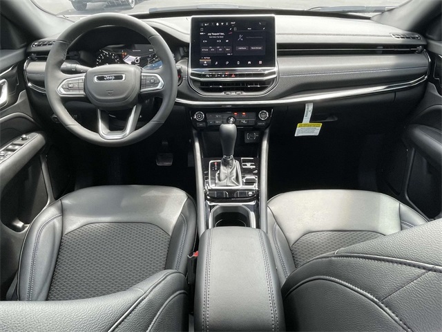2025 Jeep Compass Latitude photo 10