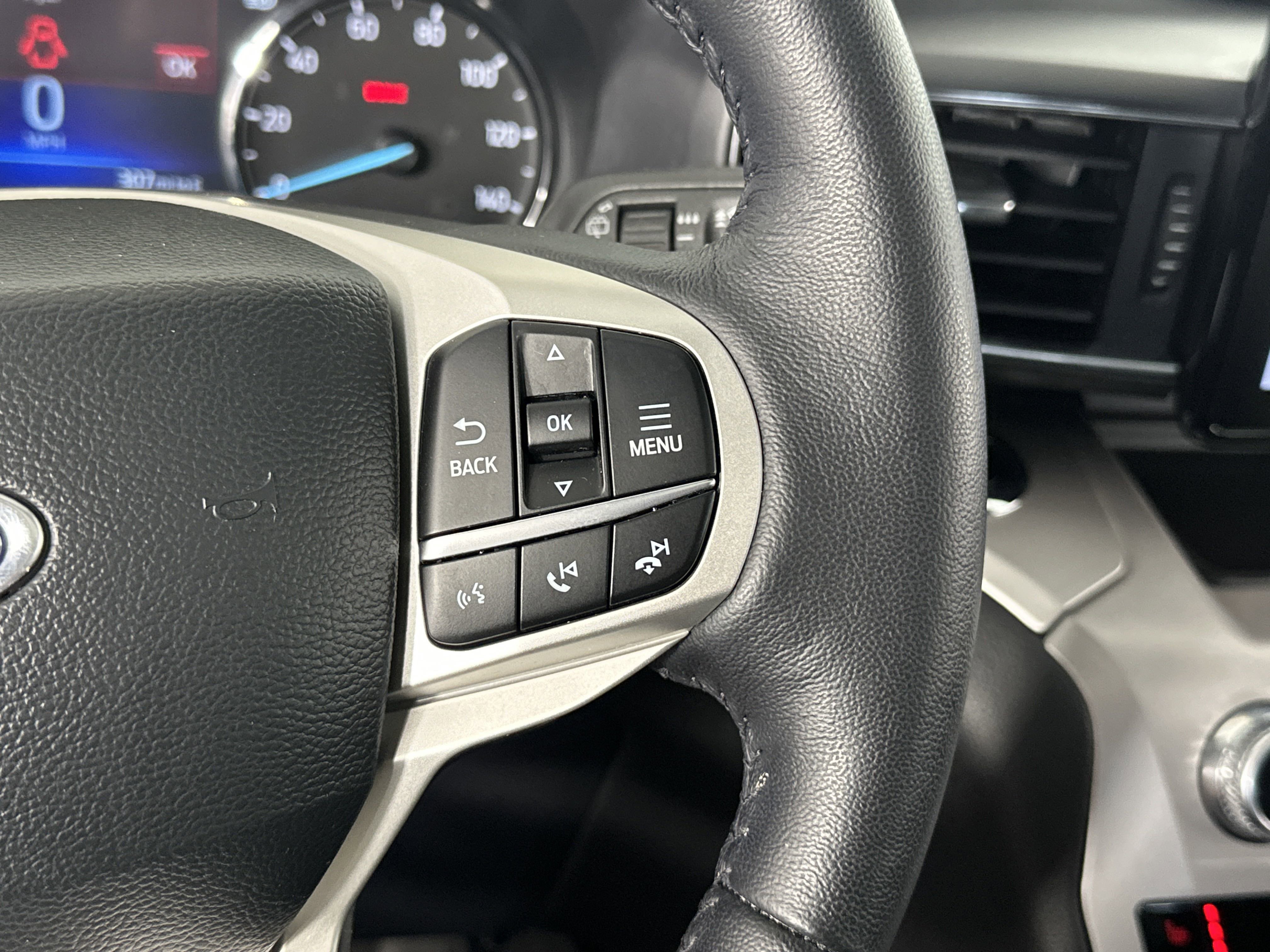 2023 Ford Explorer XLT Sport photo 19