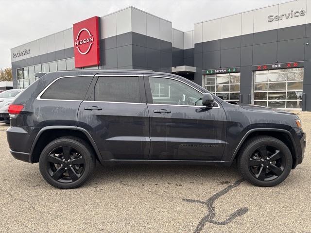 Used 2015 Jeep Grand Cherokee Altitude with VIN 1C4RJFAG4FC662982 for sale in Rochester, Minnesota