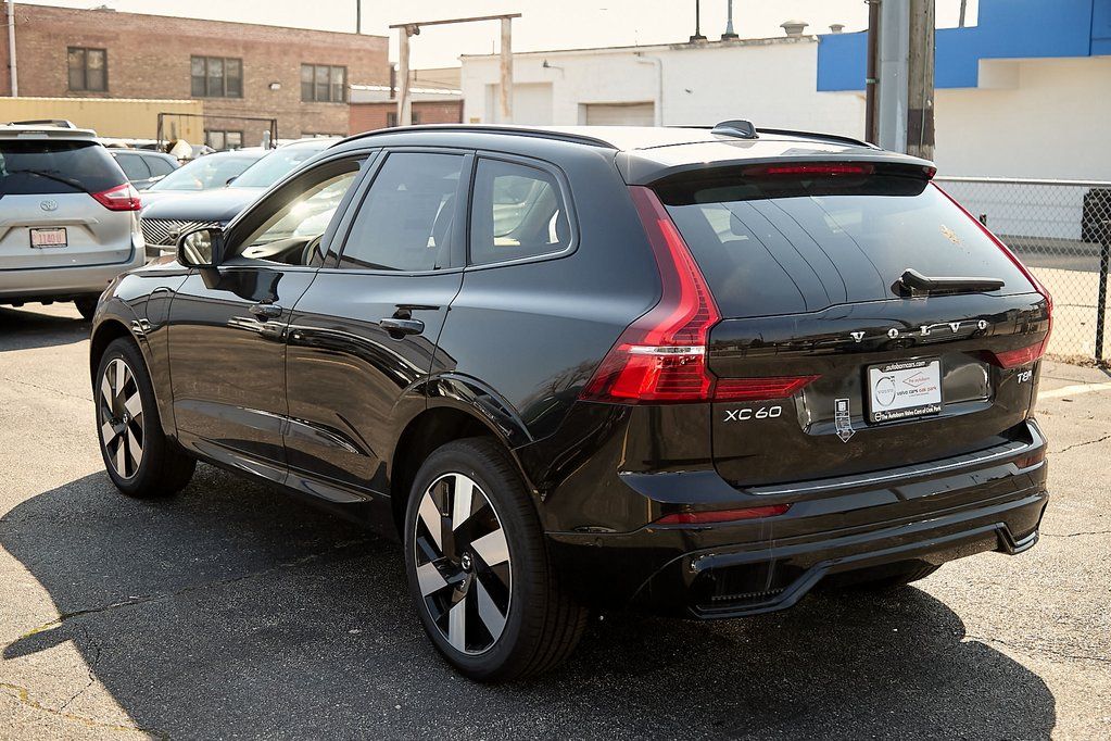 2025 VOLVO XC60 - Image 6
