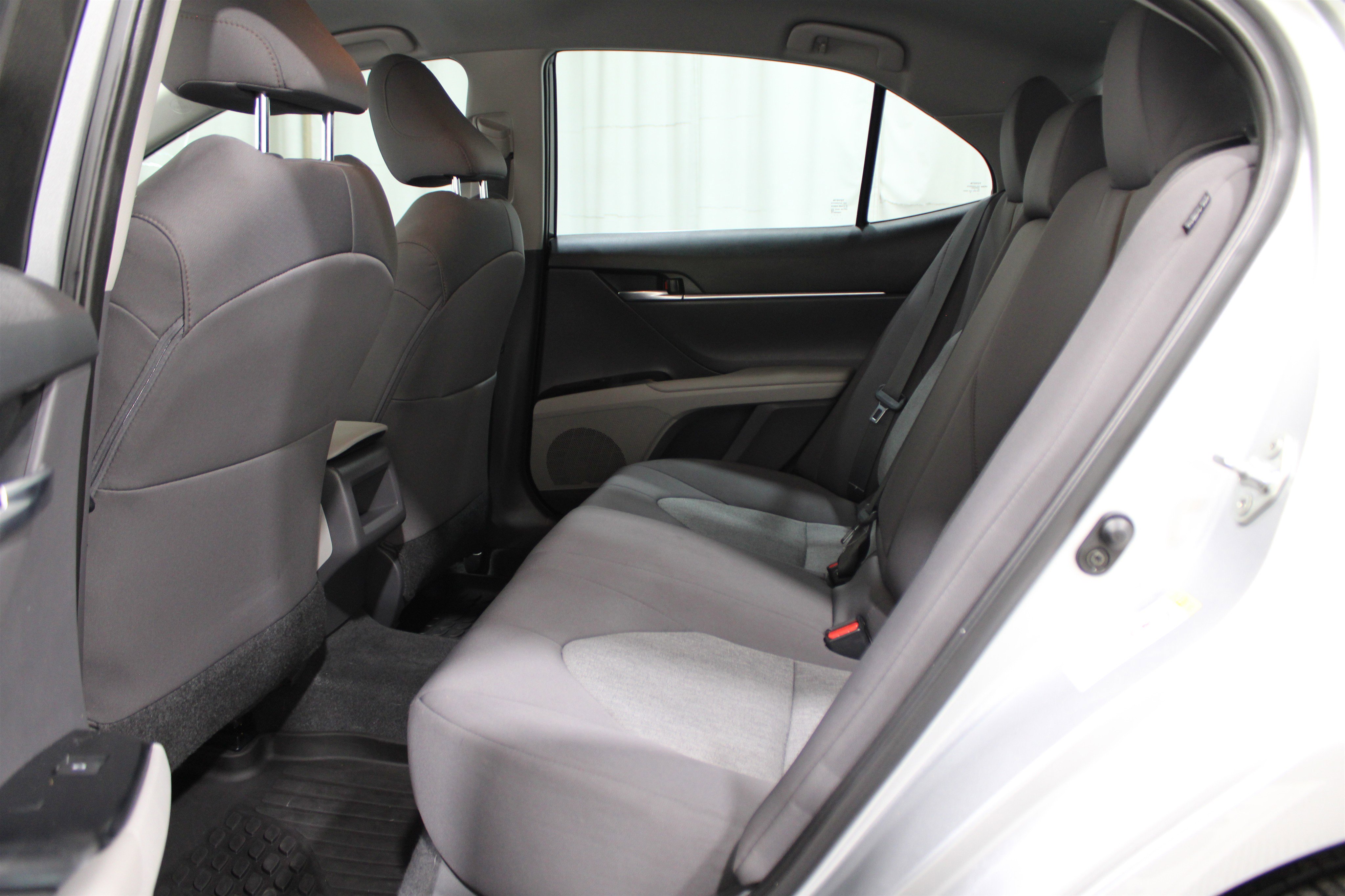 2018 Toyota Camry LE photo 8