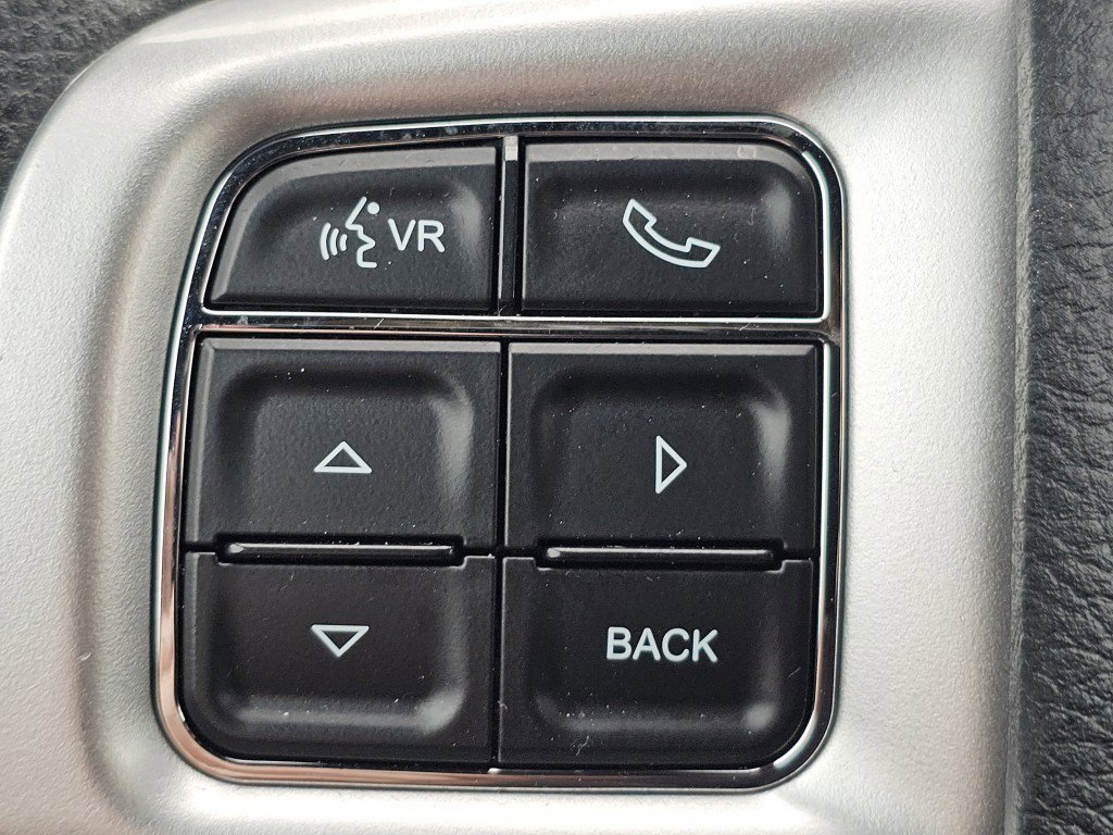 2012 Dodge Charger SE photo 8