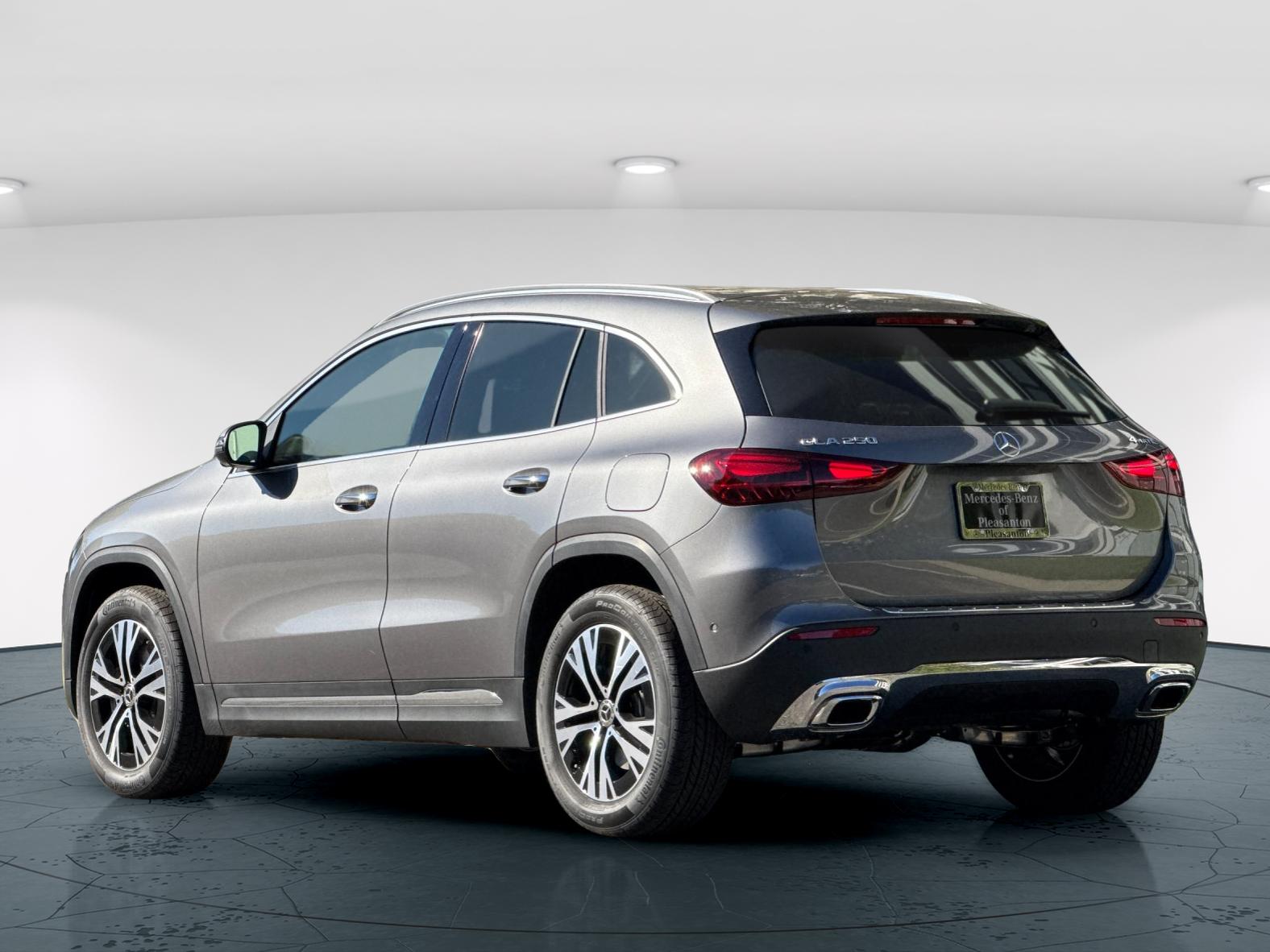 2026 Mercedes Benz GLA 250 4MATIC photo 2