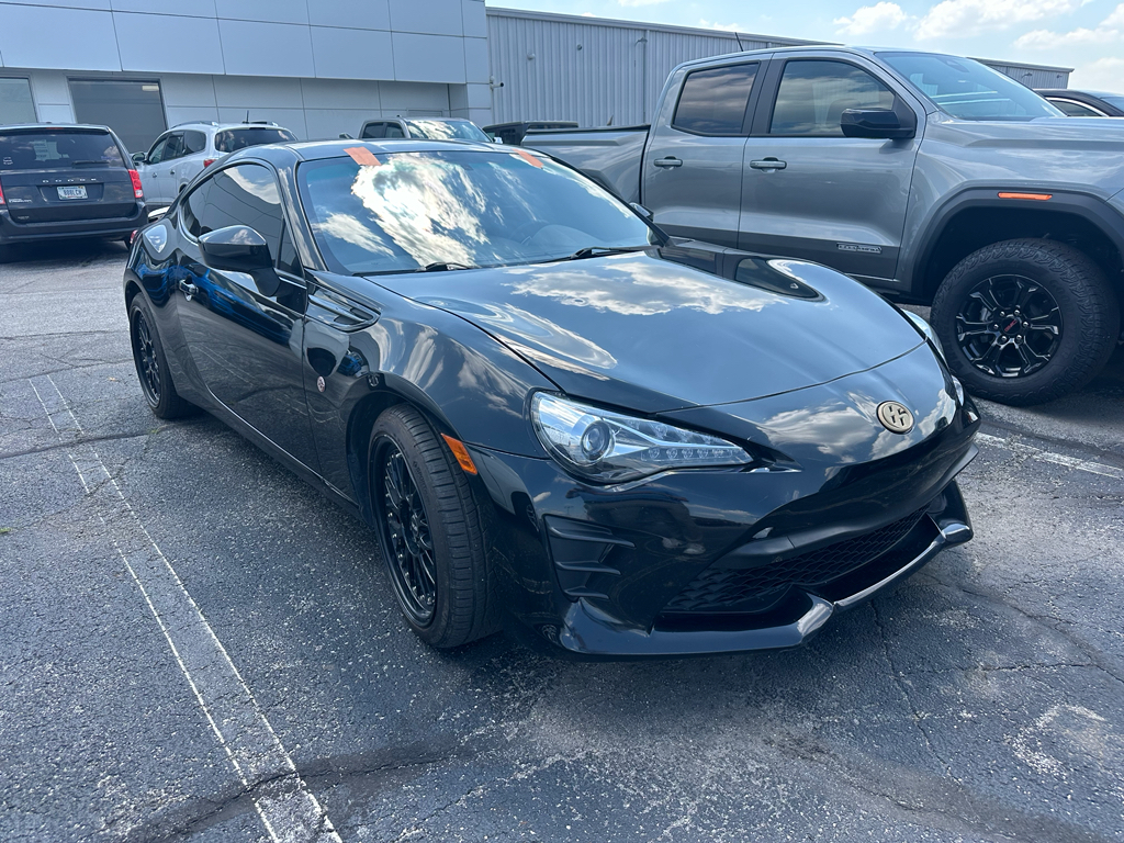 2017 Toyota GR86 Base photo 3