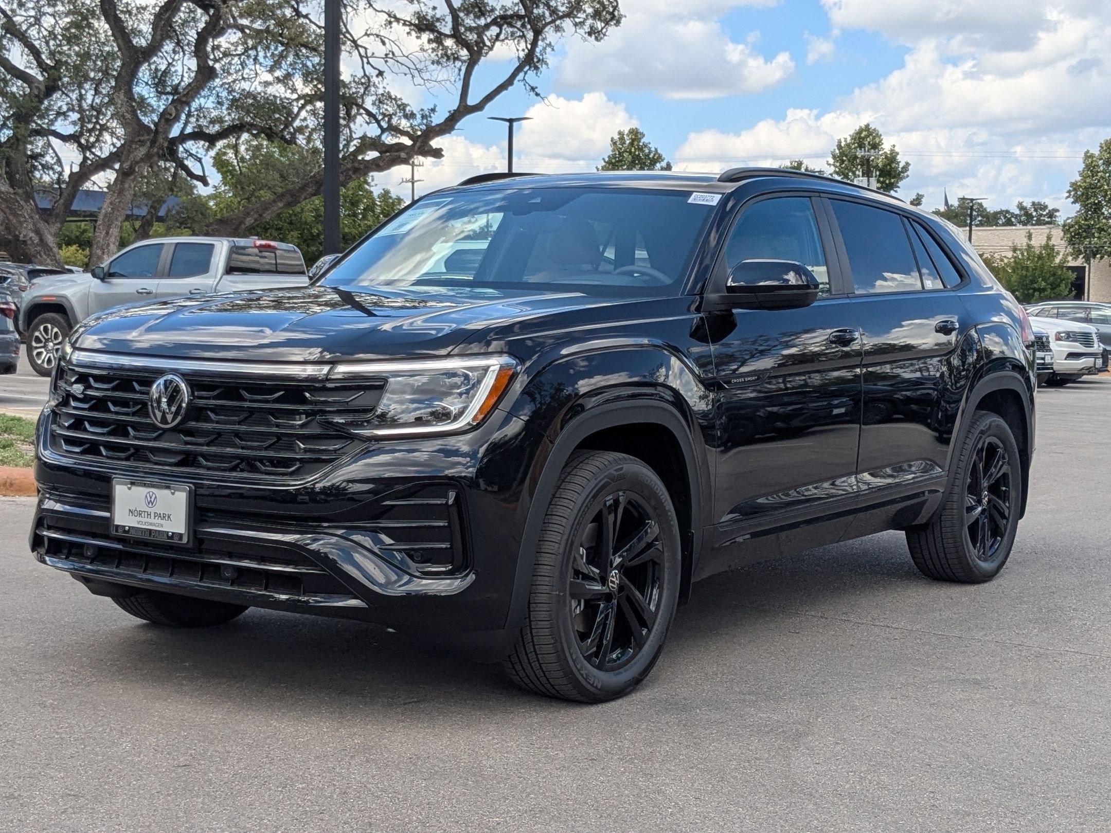 2026 Volkswagen Atlas Cross Sport SEL R-Line photo 3