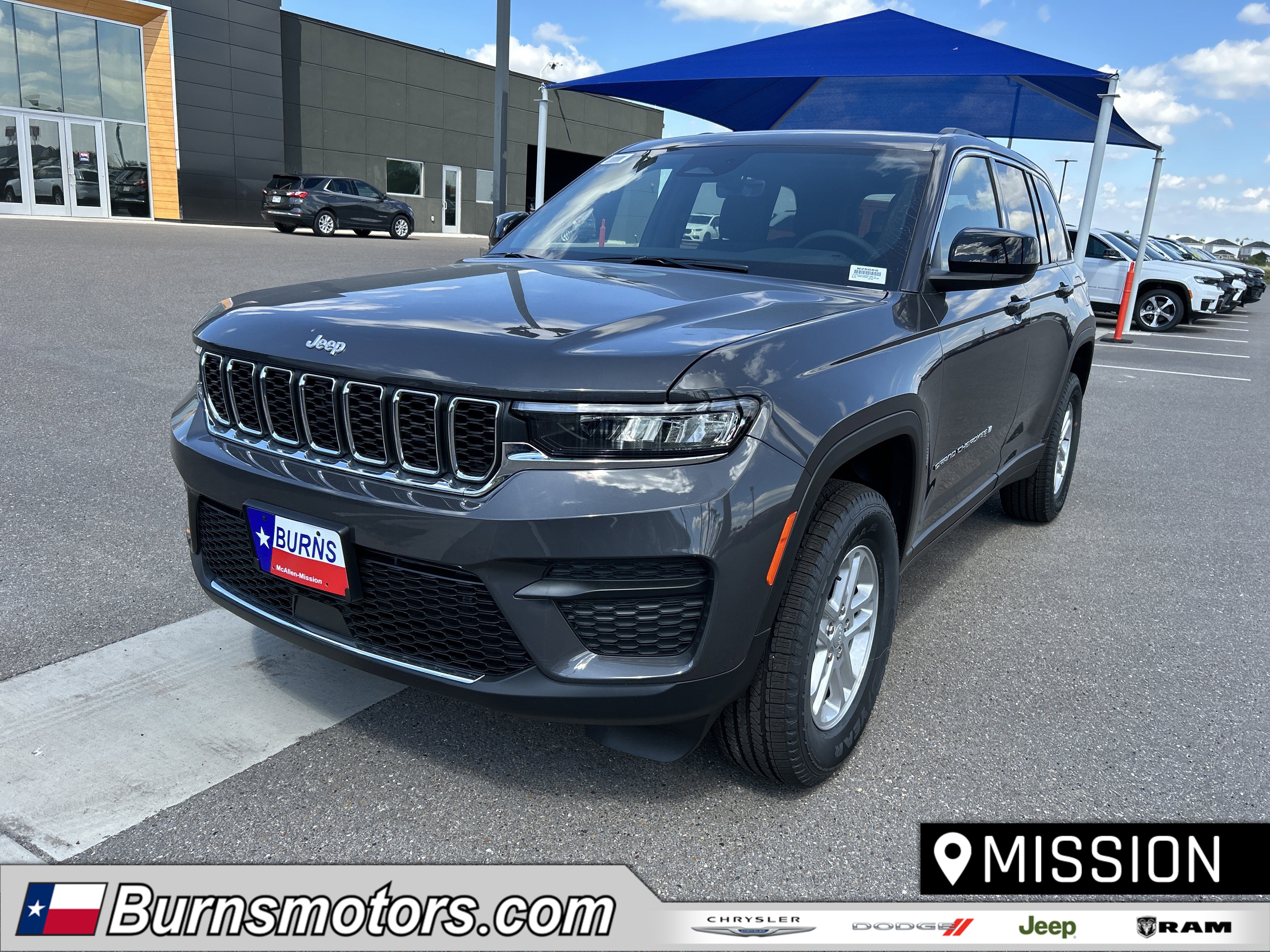 2025 Jeep Grand Cherokee Laredo's photo