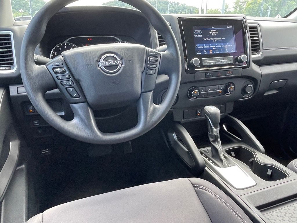 2024 Nissan Frontier SV photo 9