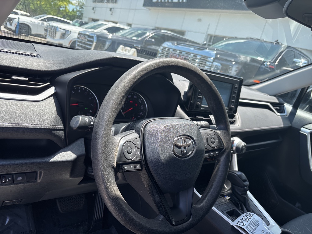 2021 Toyota RAV4 XLE photo 16
