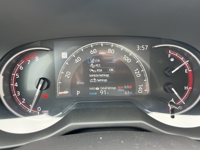 2025 Toyota RAV4 LE photo 8