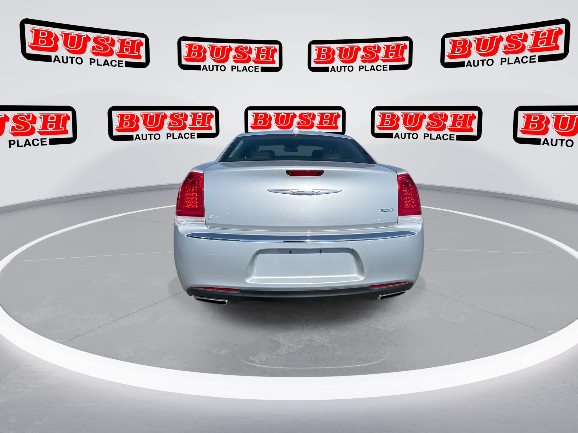 2019 Chrysler 300 Touring L photo 18