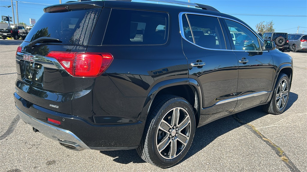 2019 Gmc Acadia Denali photo 2