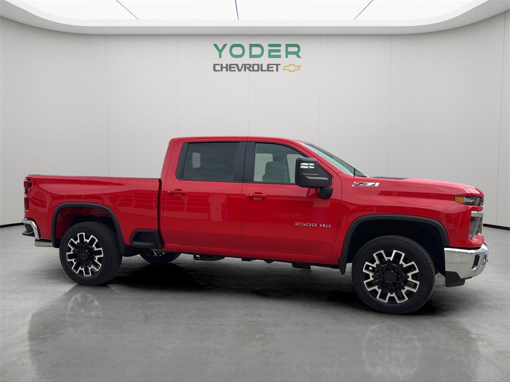 2026 Chevrolet Silverado 2500HD LT photo 2