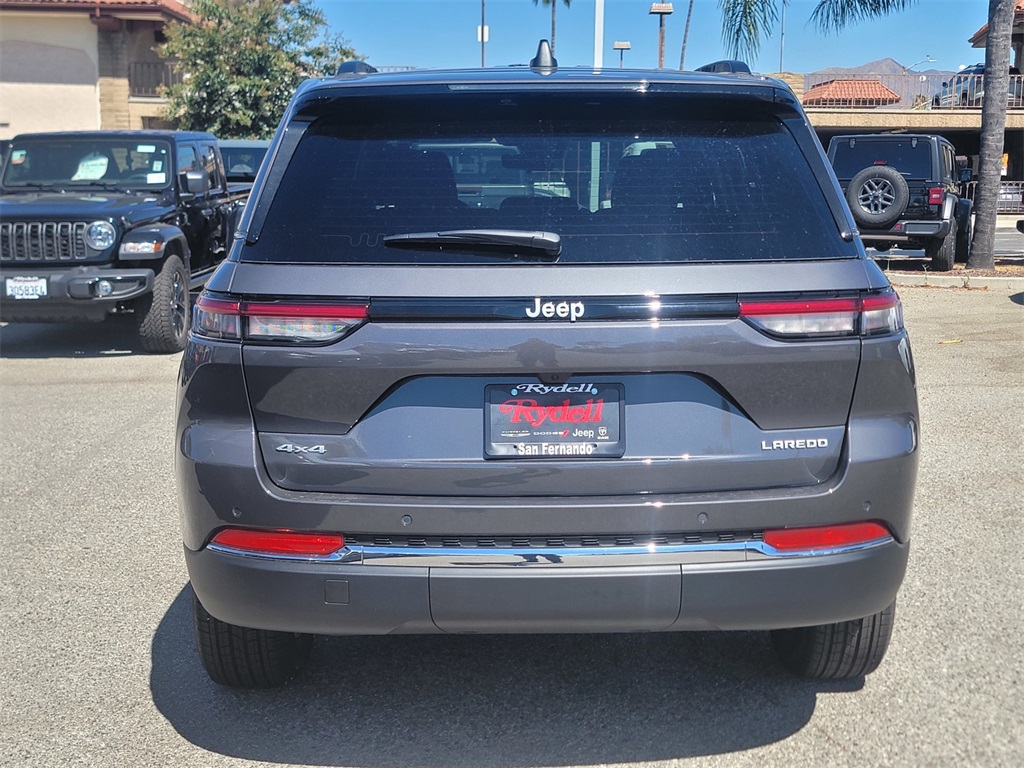 2025 Jeep Grand Cherokee Laredo X photo 4