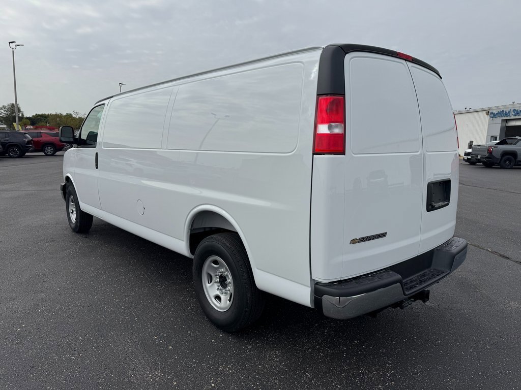2025 Chevrolet Express Cargo 2500 photo 3