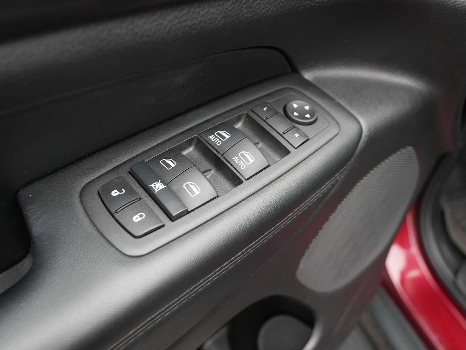 2022 Jeep Cherokee Laredo photo 12