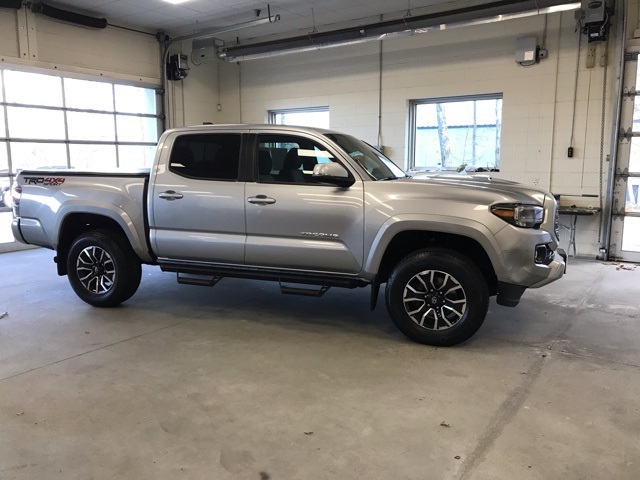 2023 Toyota Tacoma TRD Sport photo 2