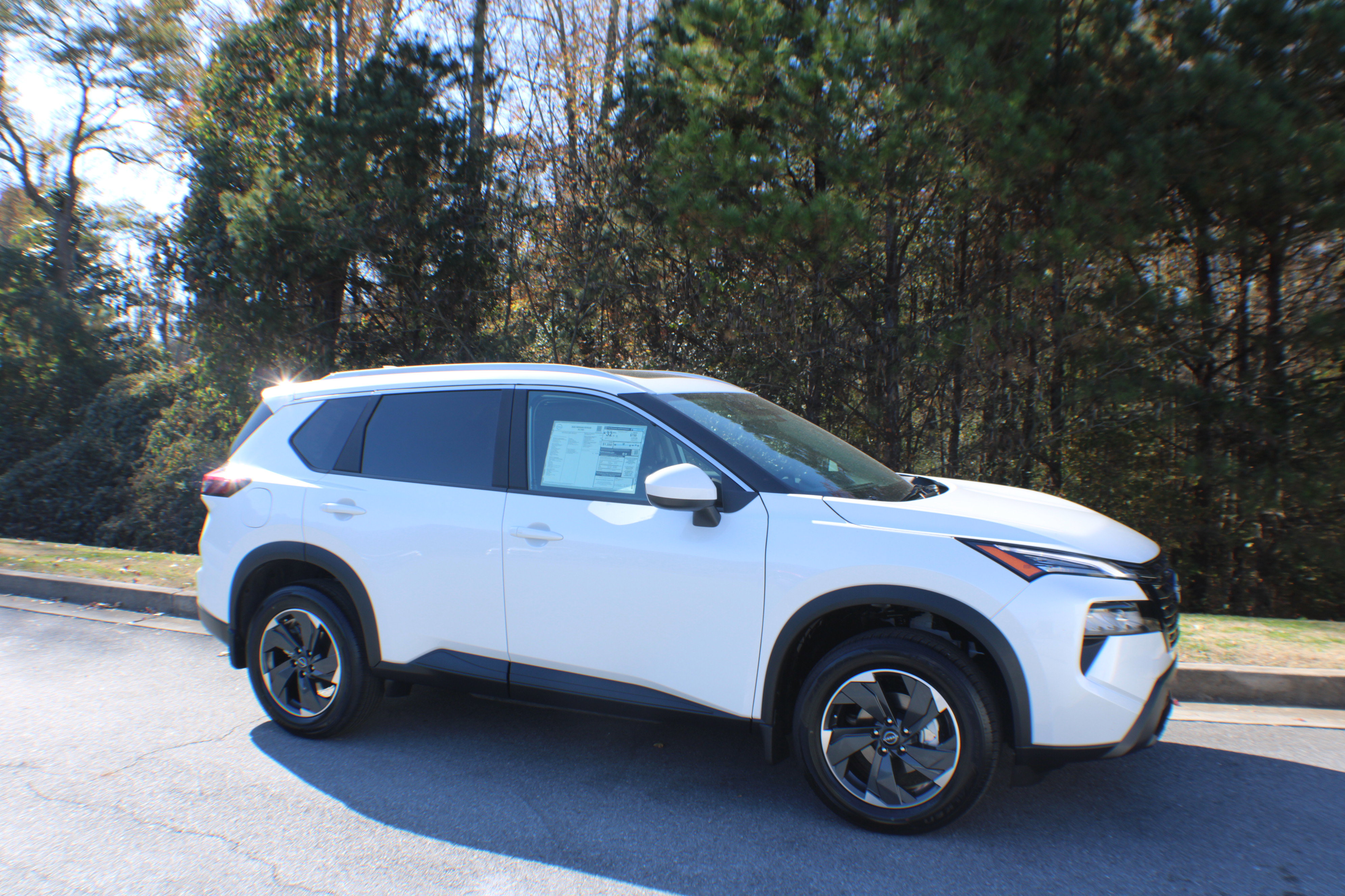 2026 Nissan Rogue SV's photo