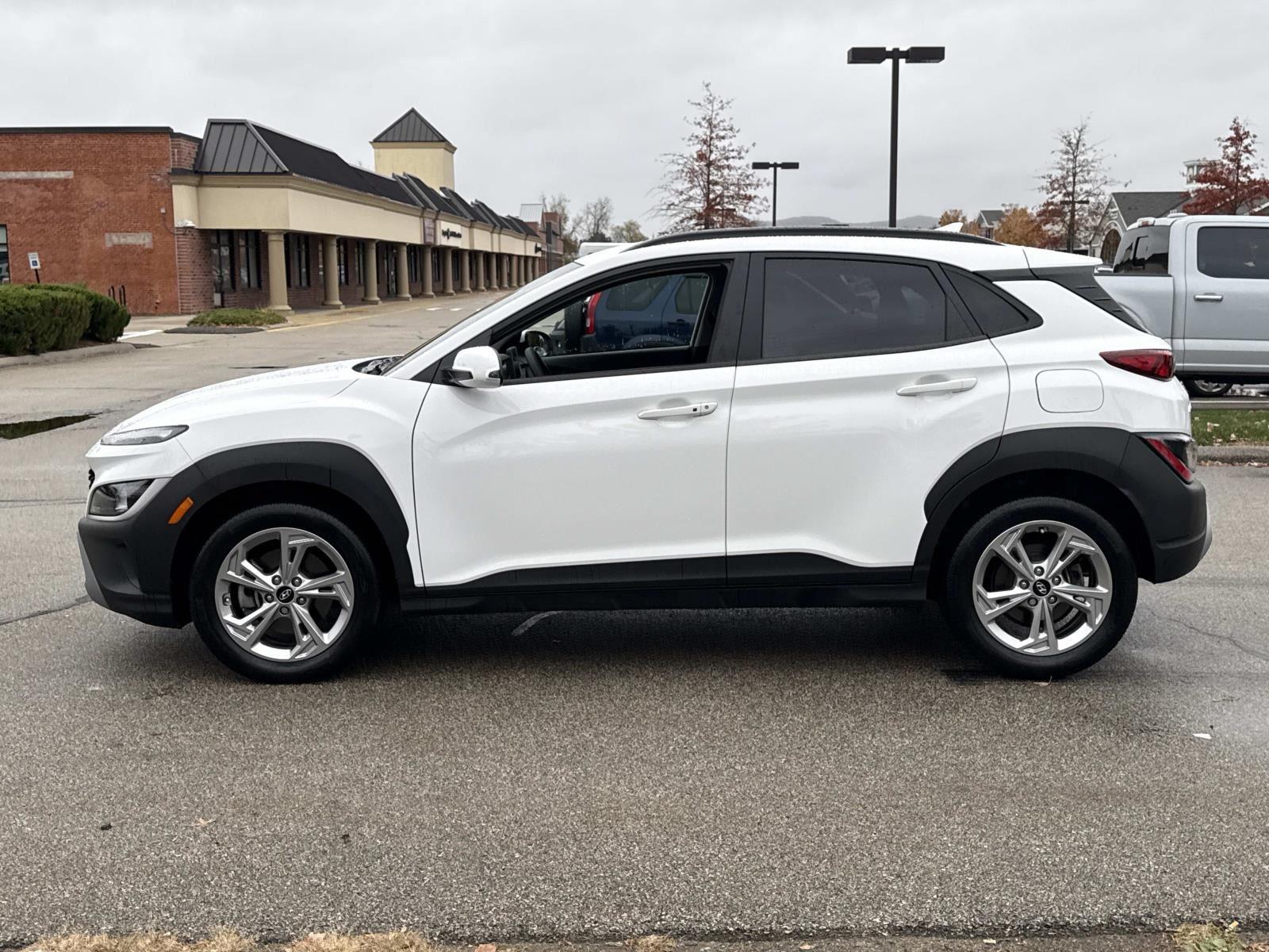 2023 Hyundai Kona SEL photo 4