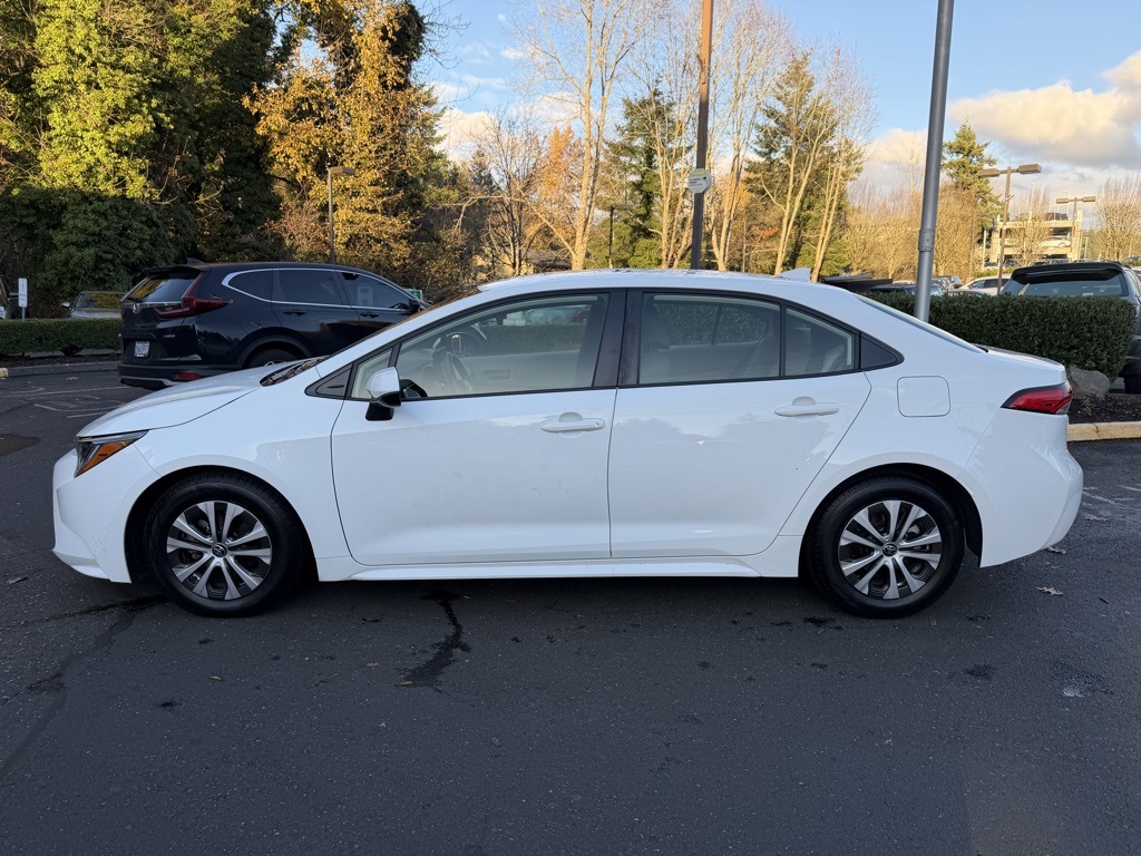 2022 Toyota Corolla Hybrid LE photo 4