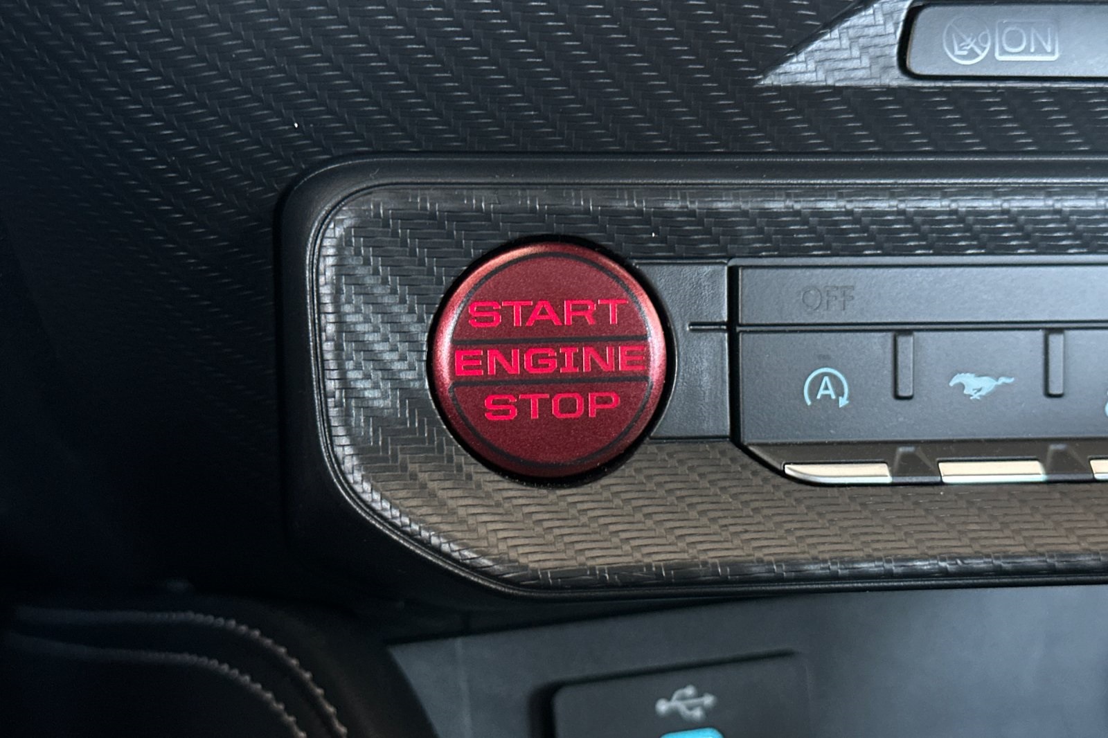 2025 Ford Mustang EcoBoost Premium photo 20