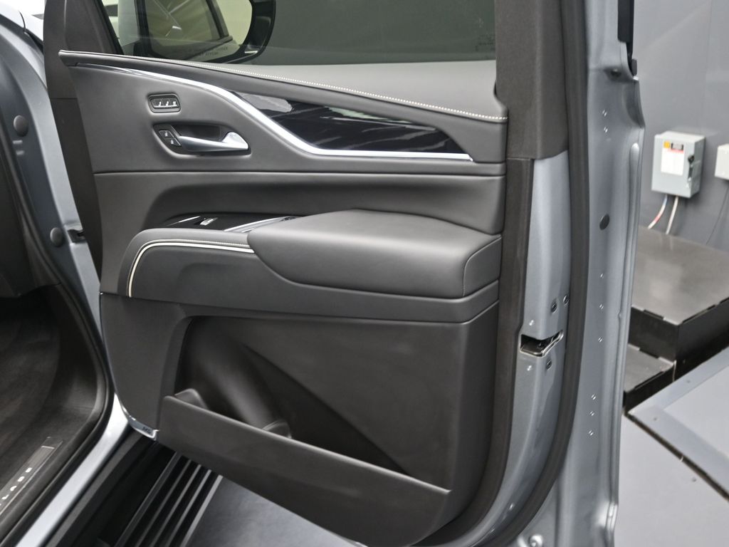 2023 Cadillac Escalade V-Series photo 15