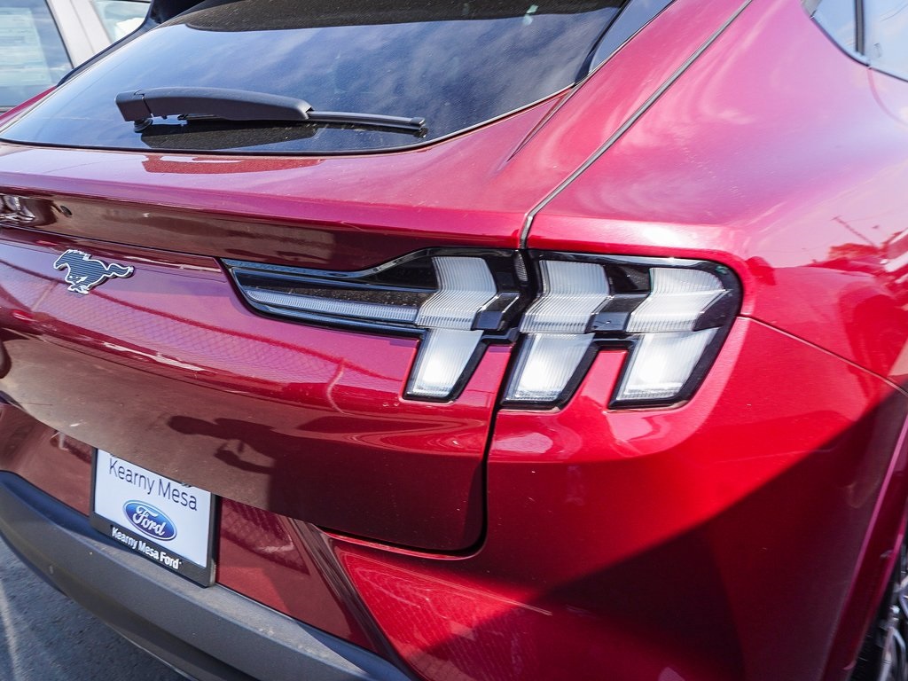 2025 Ford Mustang Mach-E Premium photo 8