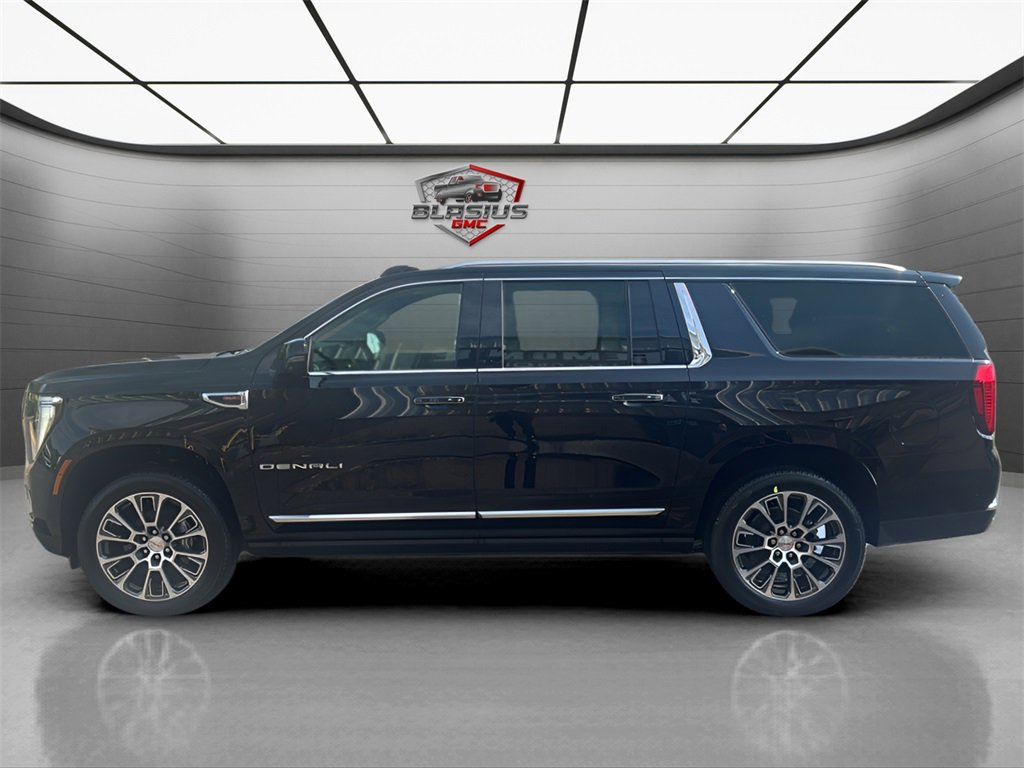 2026 Gmc Yukon XL Denali photo 2