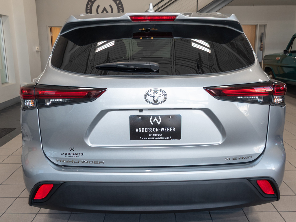 2024 Toyota Highlander XLE photo 19
