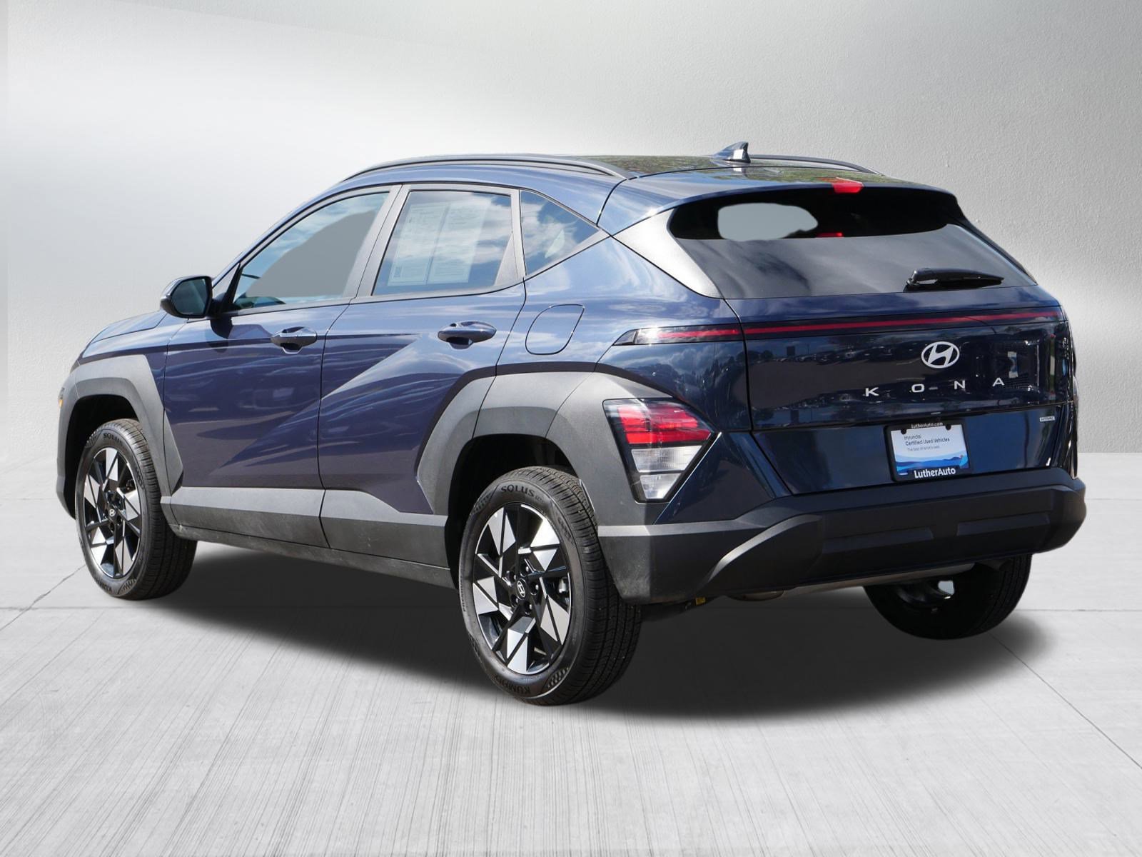 2025 Hyundai Kona SEL photo 3