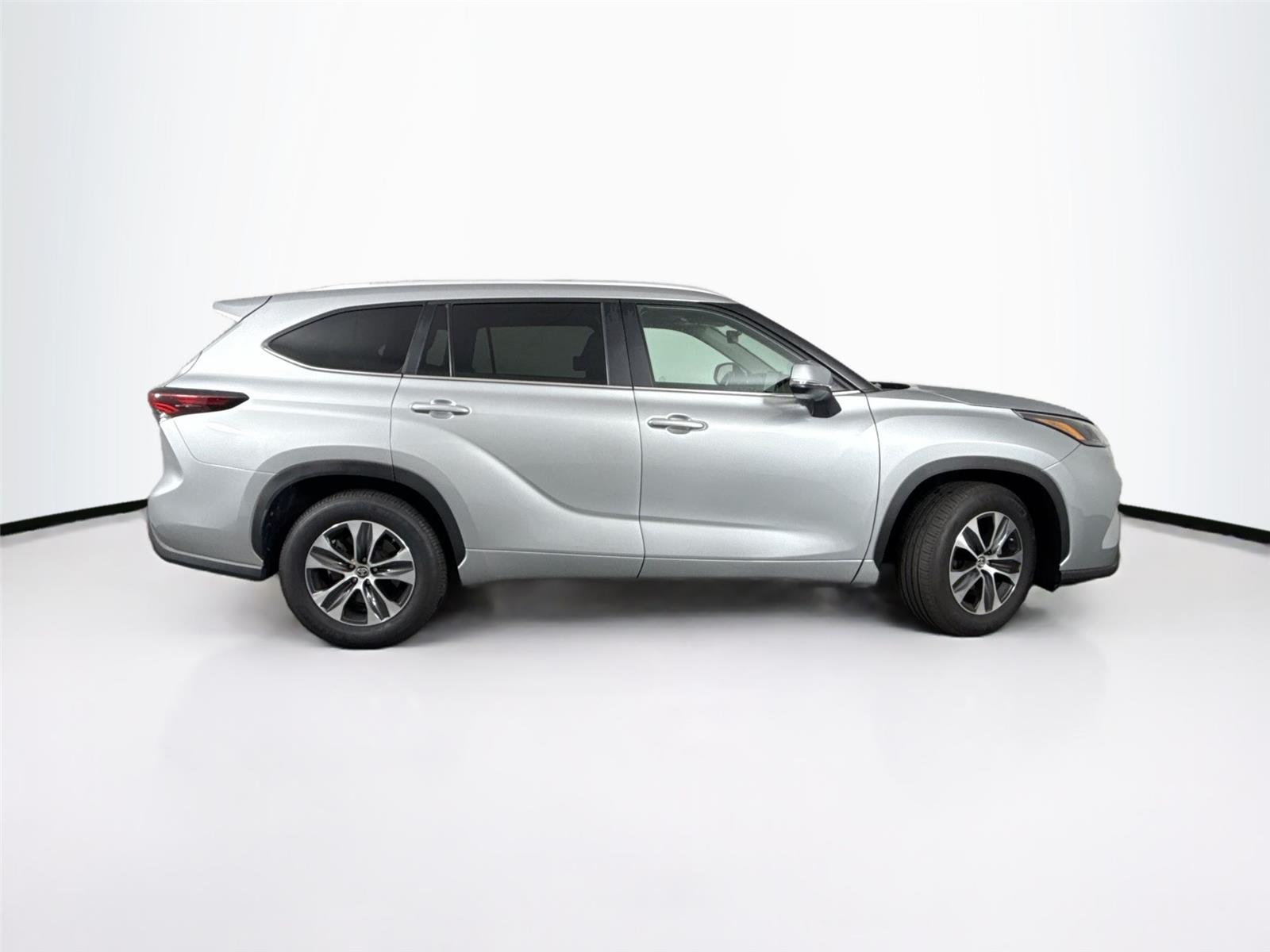 2024 Toyota Highlander XSE photo 5