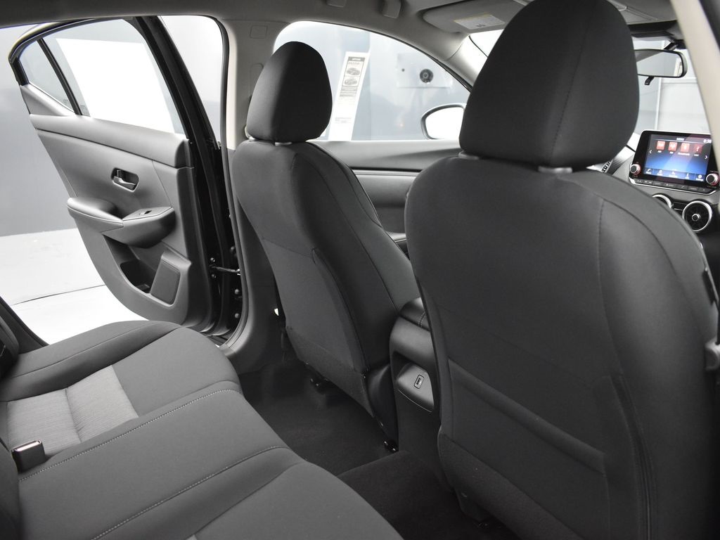2025 Nissan Sentra SV photo 13