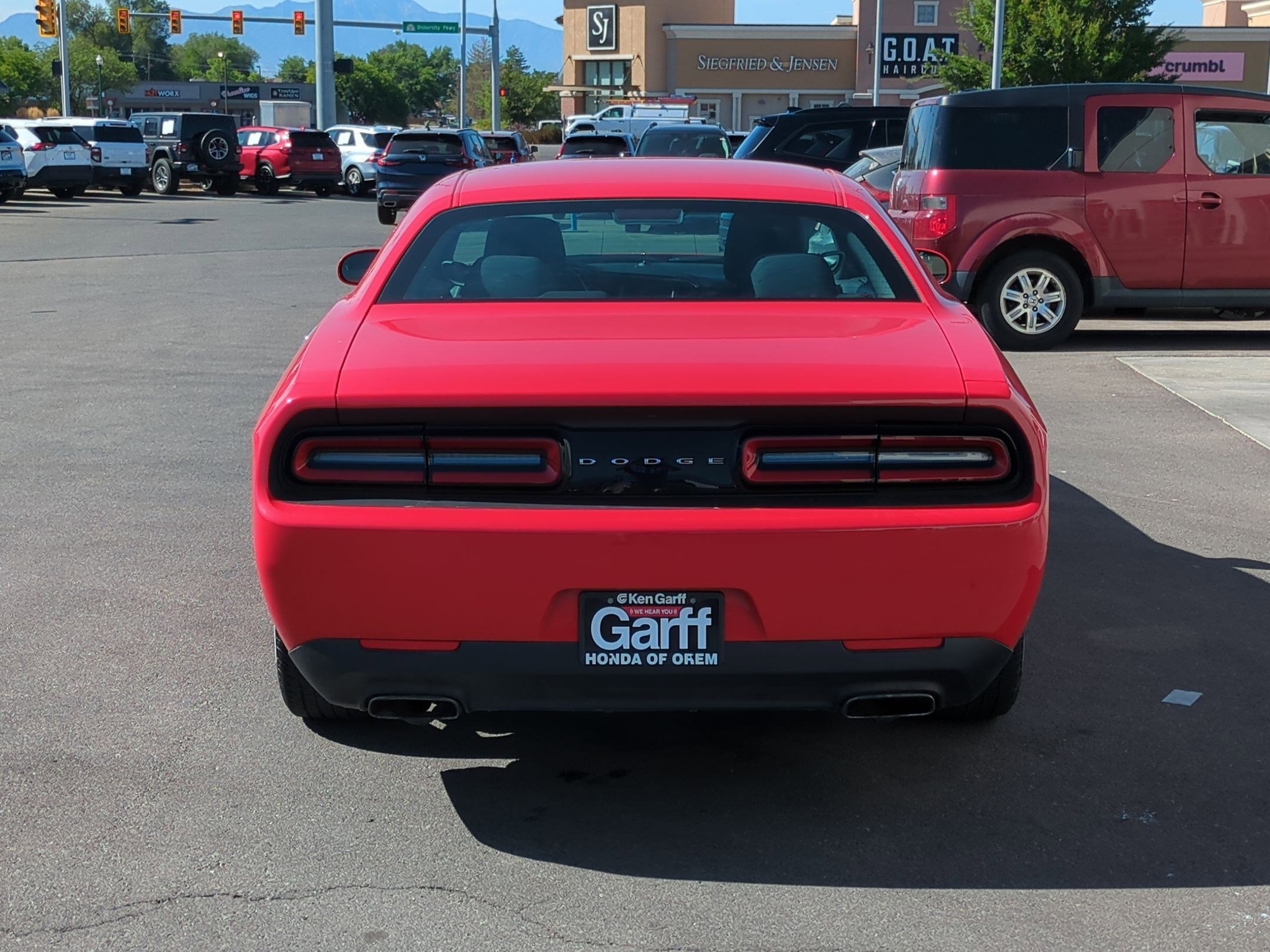 2016 Dodge Challenger SXT photo 4