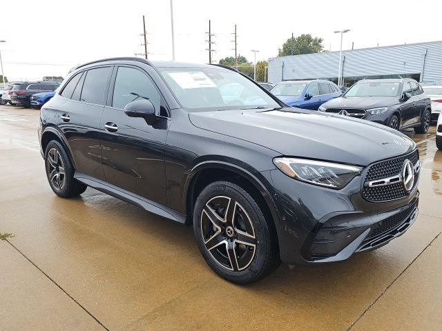 2026 Mercedes Benz GLC 300 4MATIC photo 2