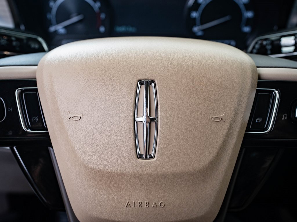 2022 Lincoln Corsair Standard photo 26