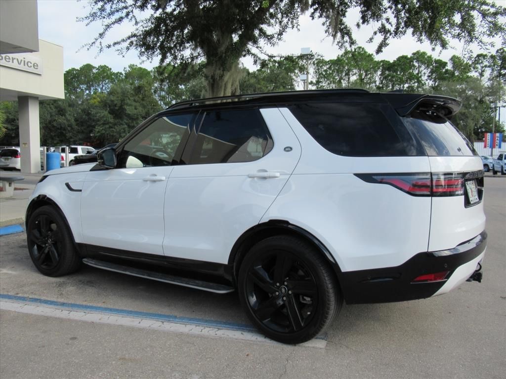 2024 Land Rover Discovery SE photo 4