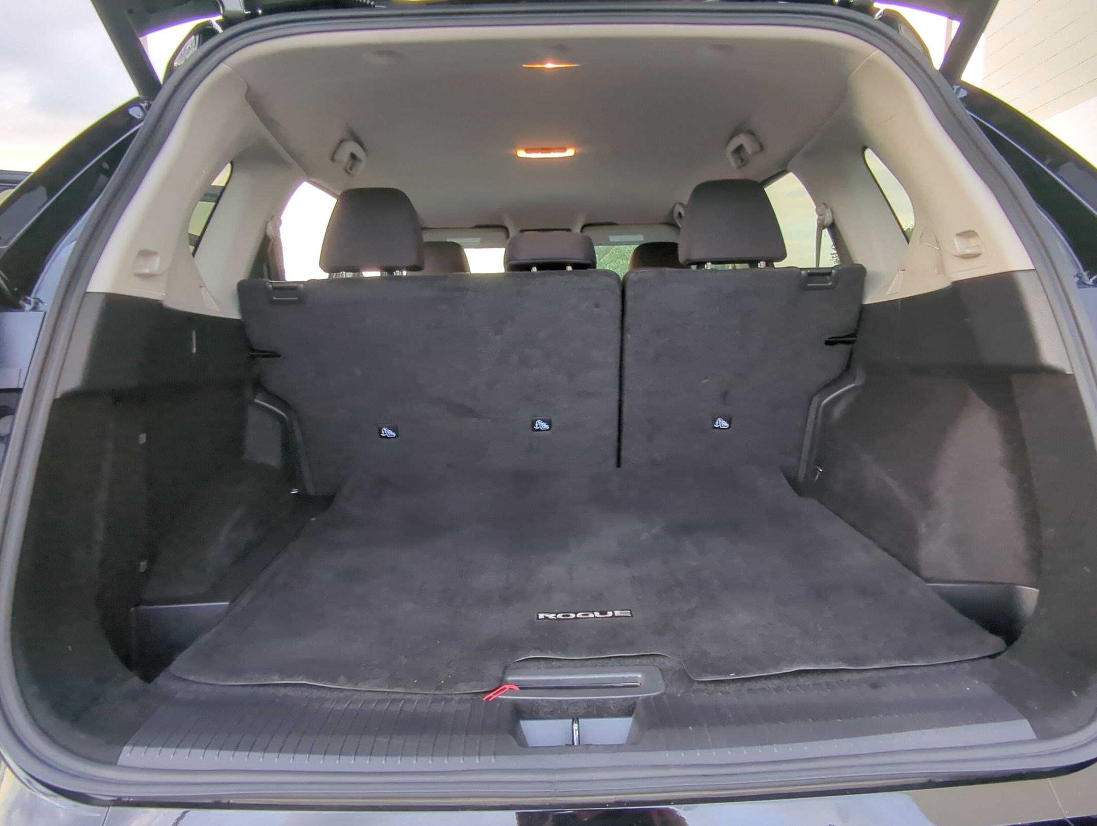 2024 Nissan Rogue SV photo 31