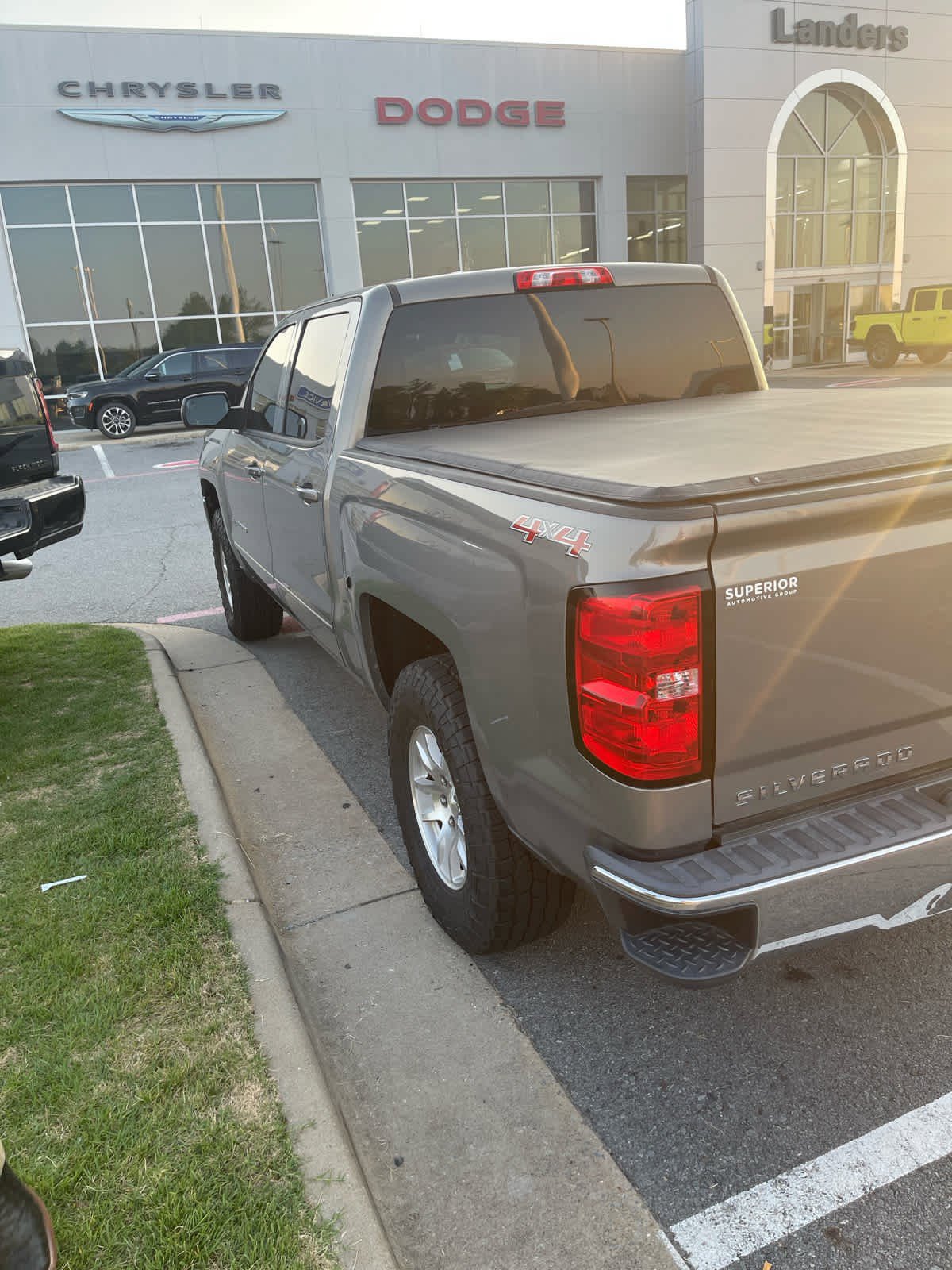 2017 Chevrolet Silverado 1500 LT photo 4